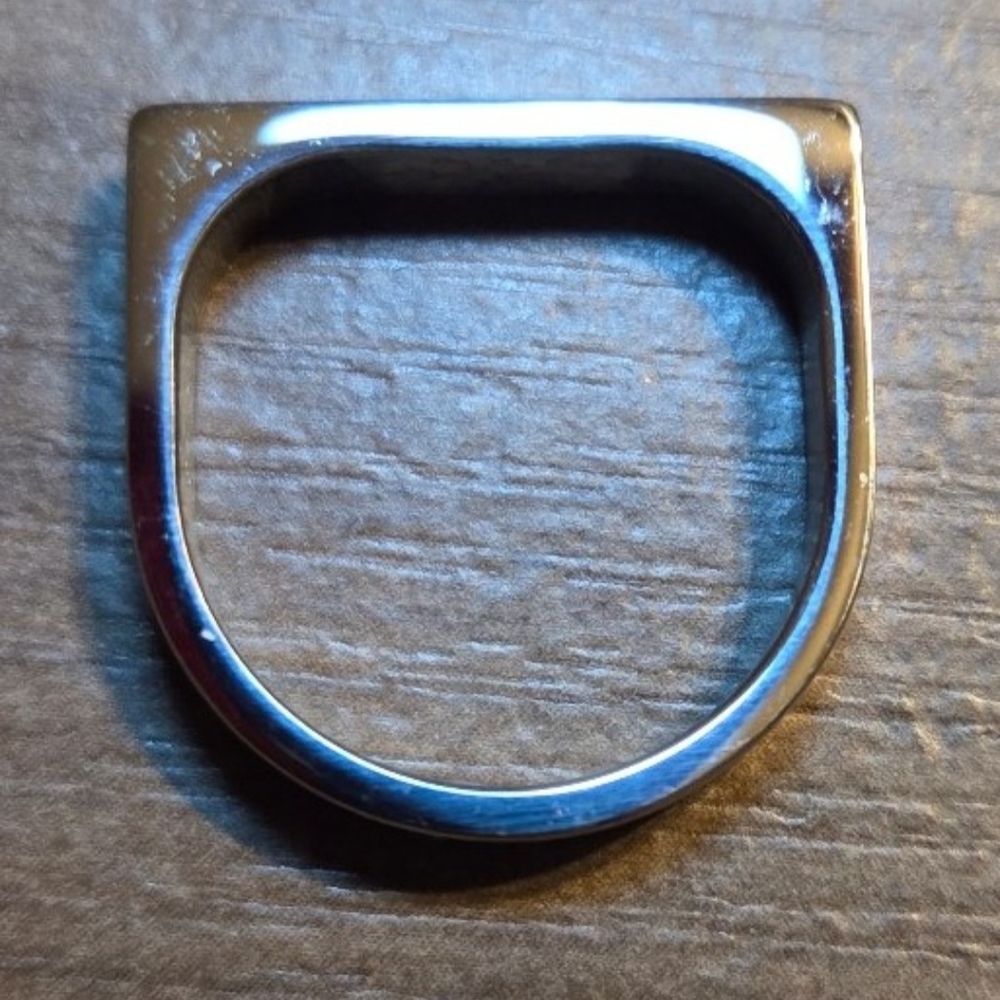 Stainless Steel U Shaped Ring Size 9